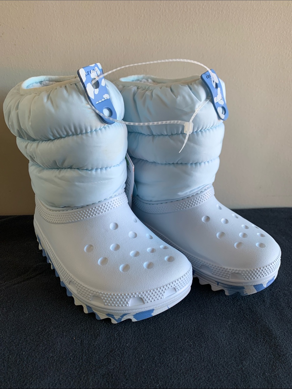 CROCS Kids Light Blue & White Neo Puff Boot K NWT Winter Boots - Picture 4 of 5